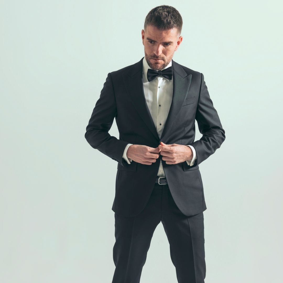 Finding Your Best Fit: Slim vs. Regular Tuxedos for Formal Summer Weddings